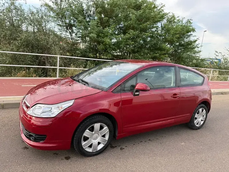Usado Citroën C4 110 CV (80 kW) 2007 Granate Berlina