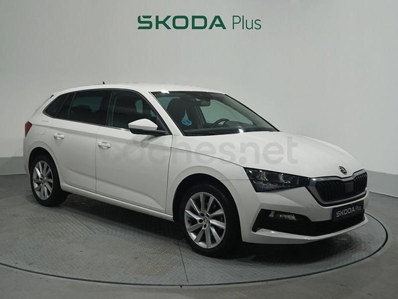 Usado Skoda Scala Ambition 150 CV (110 kW) 2022 Blanco Utilitario