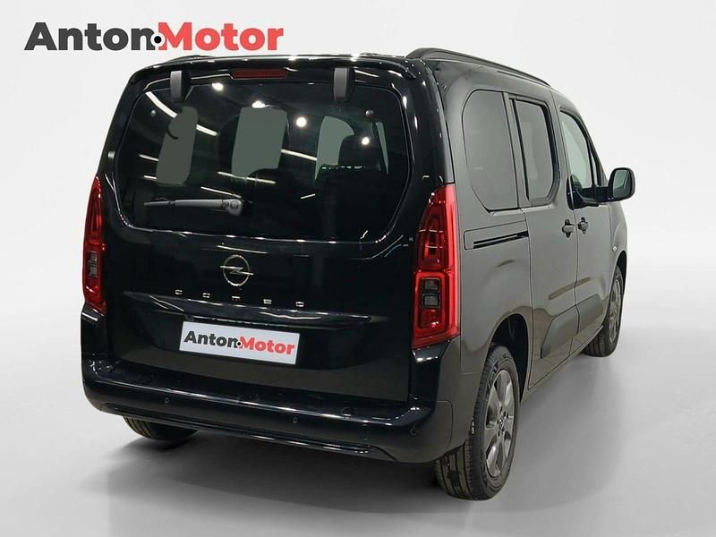 Usado Opel Combo S 100 CV (73 kW) 2024 Negro Monovolumen