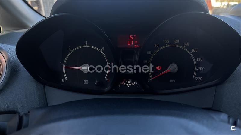 Usado Ford Fiesta Trend 68 CV (50 kW) 2010 Azul Utilitario