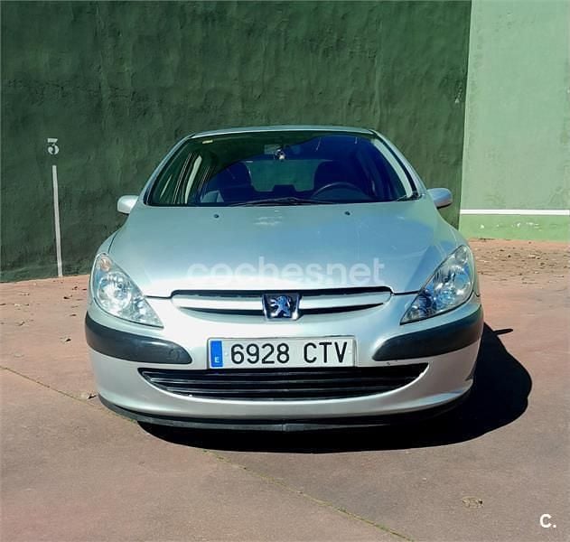 Usado Peugeot 307 90 CV (66 kW) 2004 Gris / plata Berlina