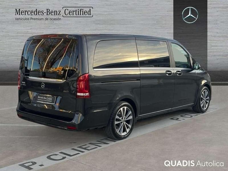 Usado Mercedes V300 Avantgarde 239 CV (175 kW) 2024 Gris Monovolumen