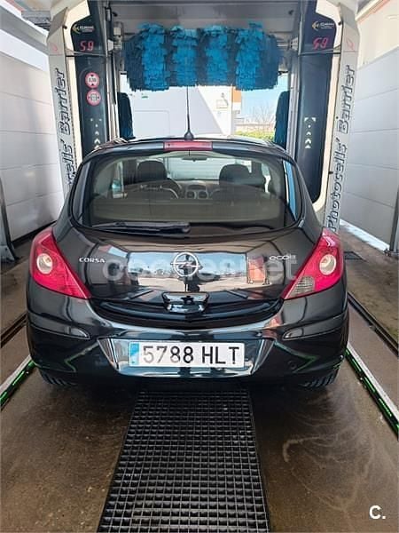 Usado Opel Corsa Selective 95 CV (69 kW) 2012 Negro Utilitario
