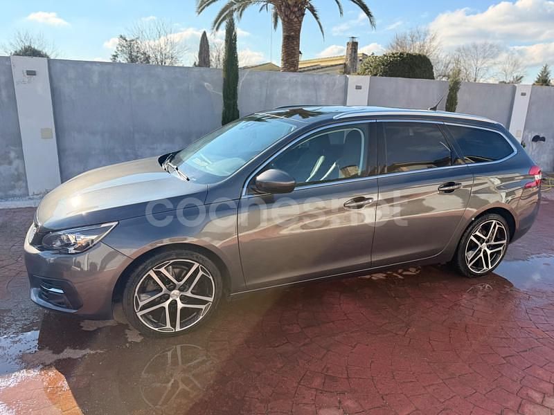 Usado Peugeot 308 SW Allure 150 CV (110 kW) 2017 Marrón Familiar