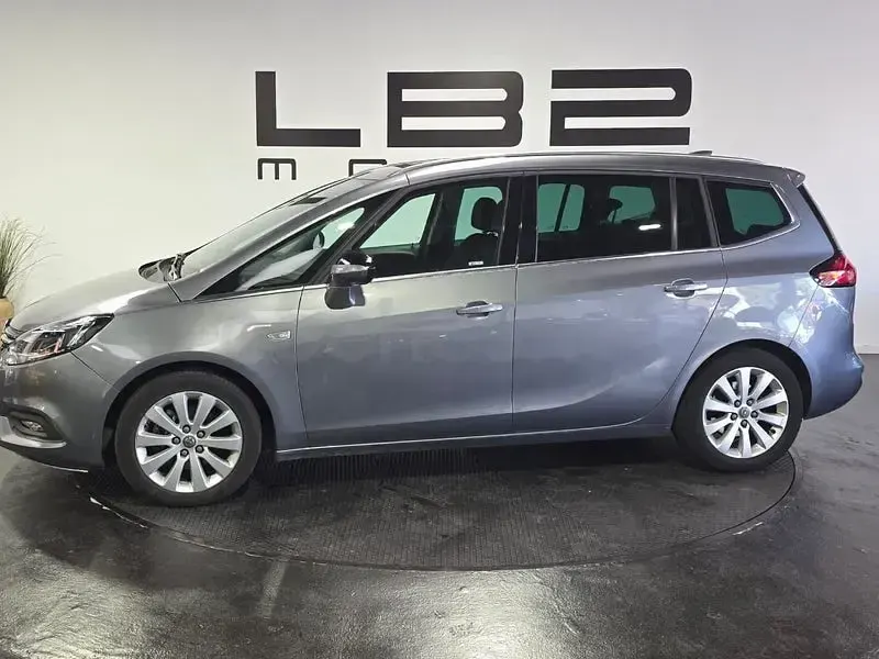 Usado Opel Zafira Tourer Excellence 140 CV (102 kW) 2017 Gris / plata Monovolumen