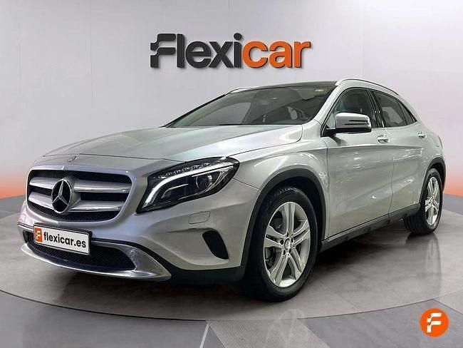 Usado Mercedes GLA200 AMG line 136 CV (100 kW) 2016 Gris SUV