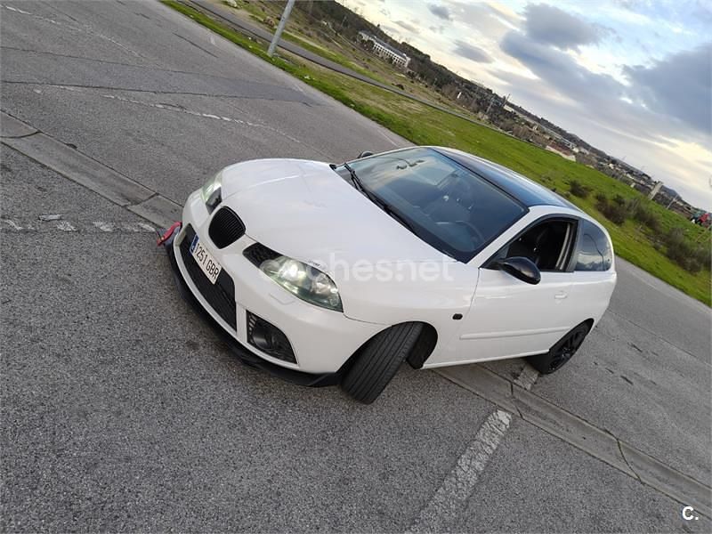 Usado Seat Ibiza FR 150 CV (110 kW) 2008 Blanco Berlina