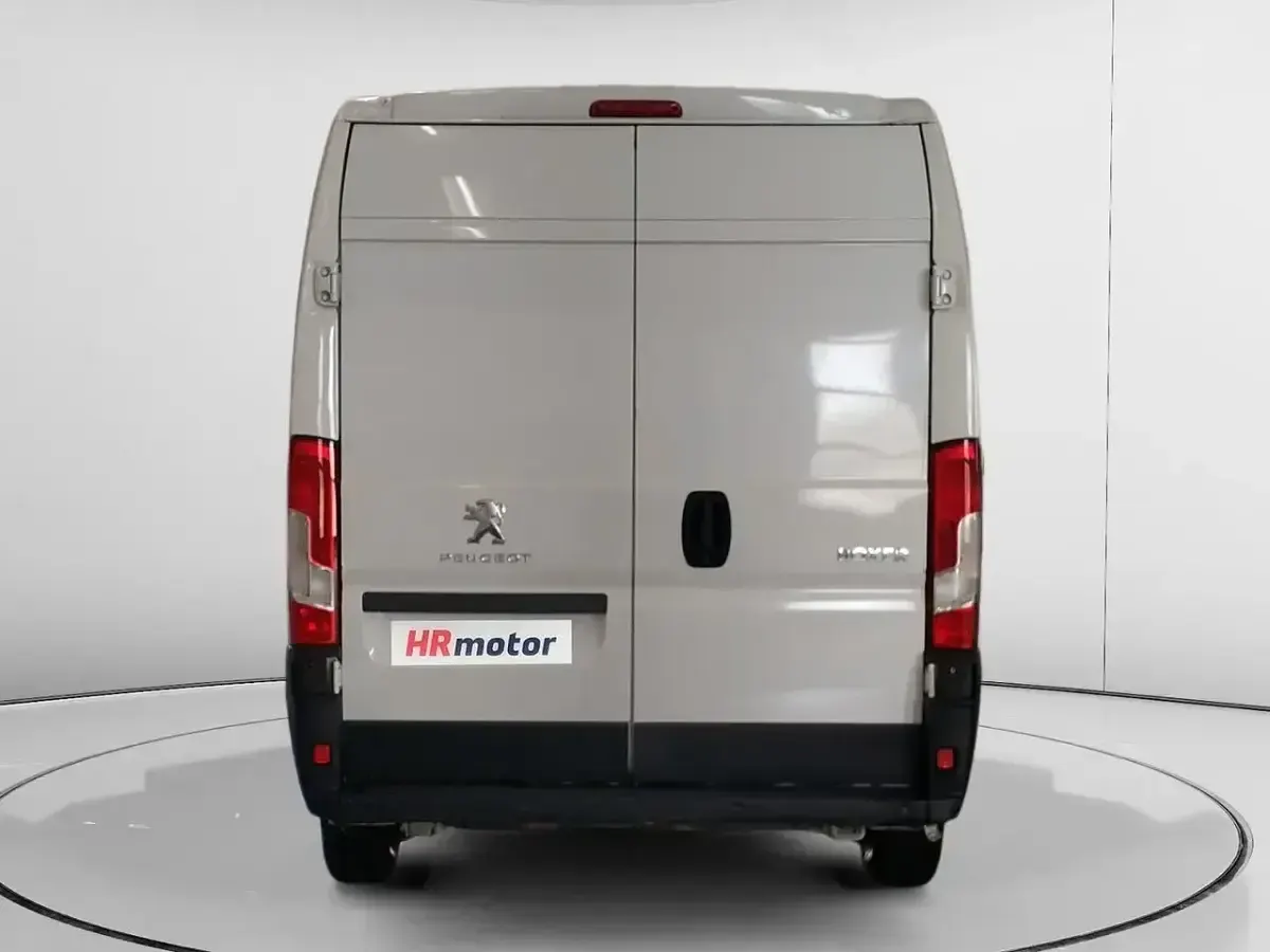 Usado Peugeot Boxer S 140 CV (102 kW) 2023 Blanco Van