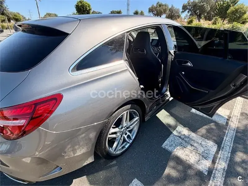 Usado Mercedes CLA200 Shooting Brake AMG line 136 CV (100 kW) 2017 Gris / plata Familiar