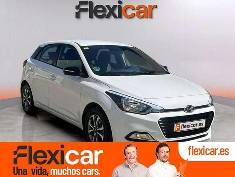 Blanco Usado 2018 Hyundai i20 Utilitario | 10.490 € (Precio justo) - Imagen 1/4