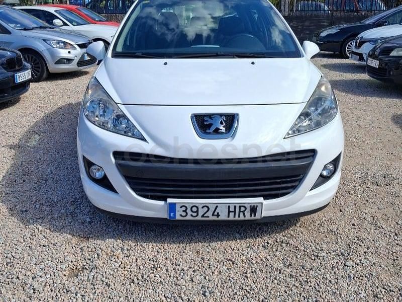 Usado Peugeot 207 68 CV (50 kW) 2013 Blanco Berlina
