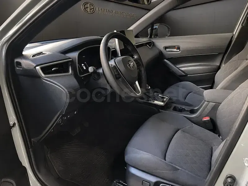 Usado Toyota Corolla Cross Style 140 CV (102 kW) 2025 Verde SUV