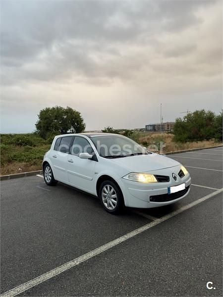 Blanco Usado 2008 Renault Mégane II Dynamique Berlina | 4000 € (Un poco caro) - Imagen 1/4