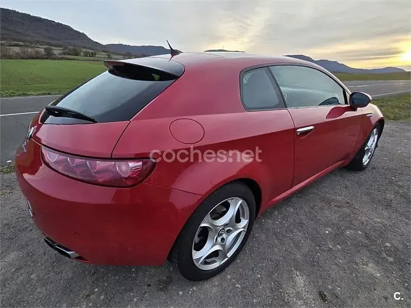 Usado Alfa Romeo Brera 185 CV (136 kW) 2006 Rojo Coupe