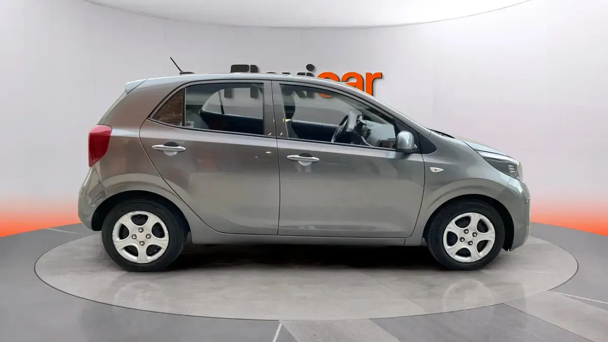 Usado Kia Picanto 67 CV (49 kW) 2023 Gris Utilitario