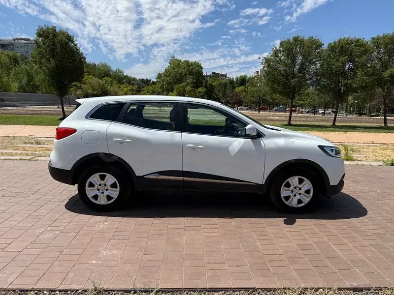 Usado Renault Kadjar Business 130 CV (95 kW) 2019 Blanco SUV