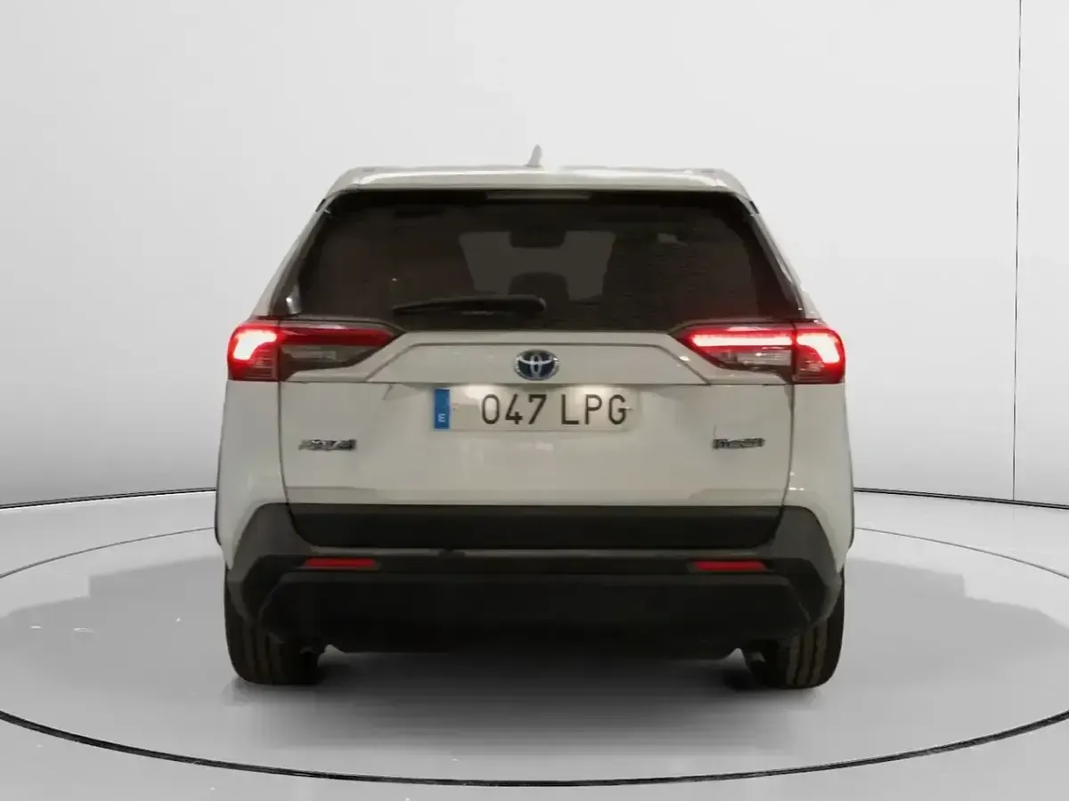 Usado Toyota RAV4 Hybrid Business Edition 218 CV (160 kW) 2021 Blanco SUV