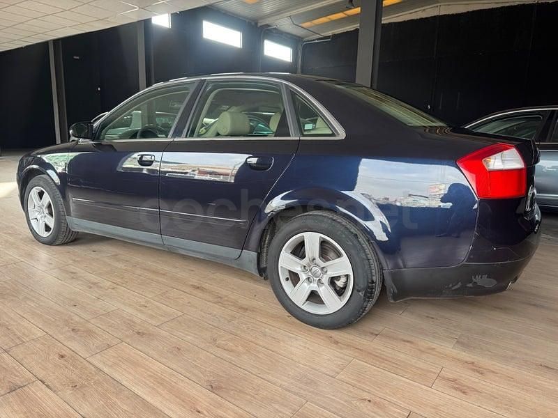 Usado Audi A4 Sport 170 CV (125 kW) 2004 Azul Berlina