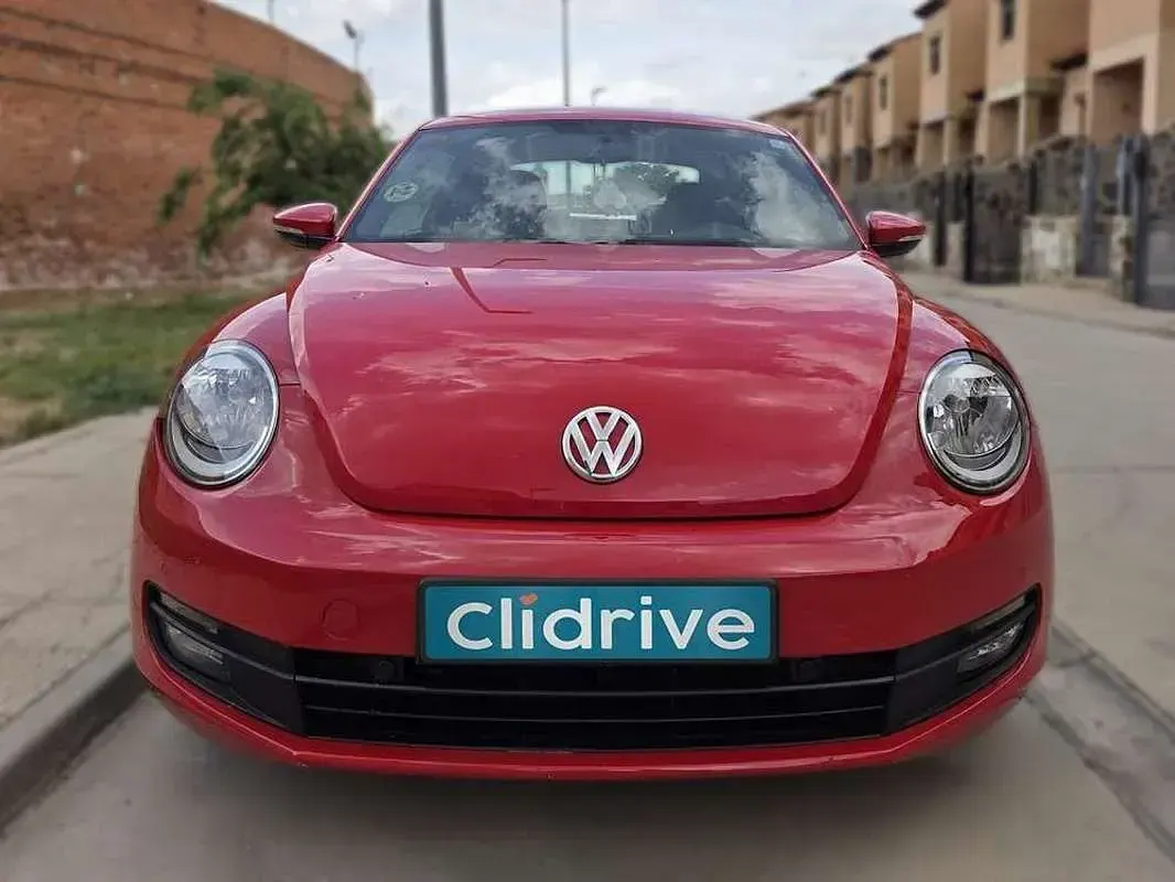 Usado VW Beetle 105 CV (77 kW) 2014 Rojo Utilitario