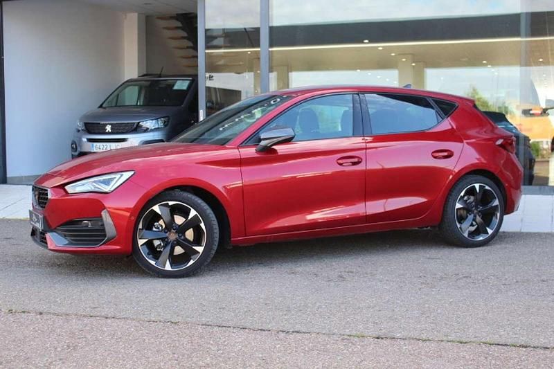 Usado Cupra Leon 150 CV (110 kW) 2024 Rojo Utilitario