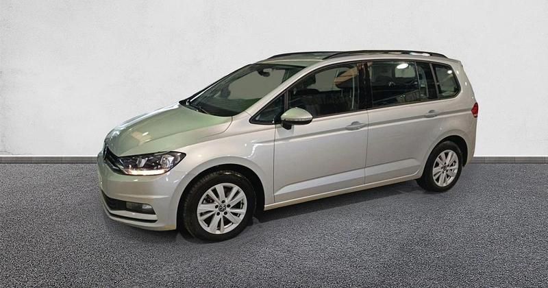 Usado VW Touran Business 122 CV (89 kW) 2022 Monovolumen