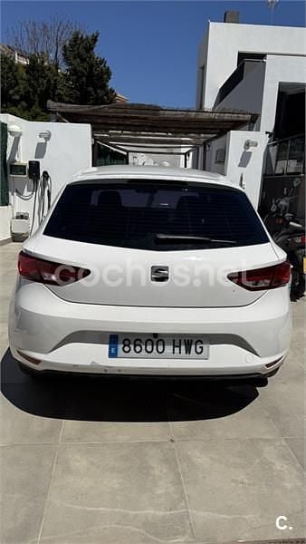 Usado Seat Leon Reference 105 CV (77 kW) 2014 Blanco Berlina