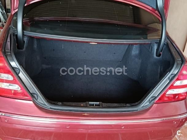 Usado Mercedes C200 Elegance 163 CV (119 kW) 2003 Rojo Berlina