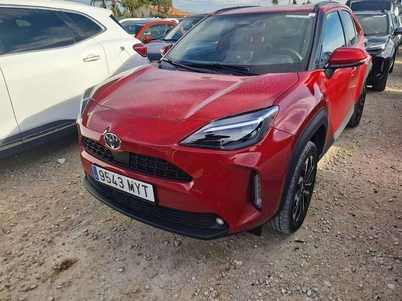 Rojo Usado 2025 Toyota Yaris Cross Active SUV | 23.000 € (Buen precio) - Imagen 1/4