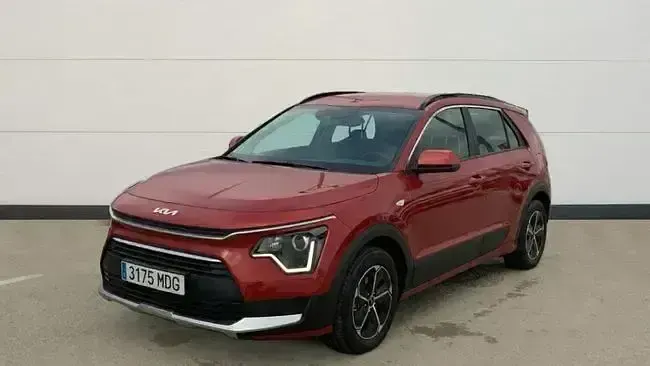 Usado Kia Niro 141 HP (103 kW) 2023 Vermelho SUV
