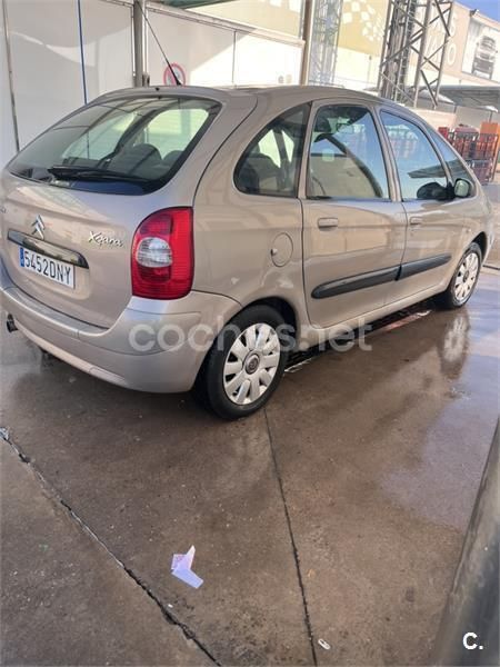 Beige Usado 2005 Citroën Xsara Picasso Exclusive Monovolumen | 3700 € (Precio justo) - Imagen 1/1
