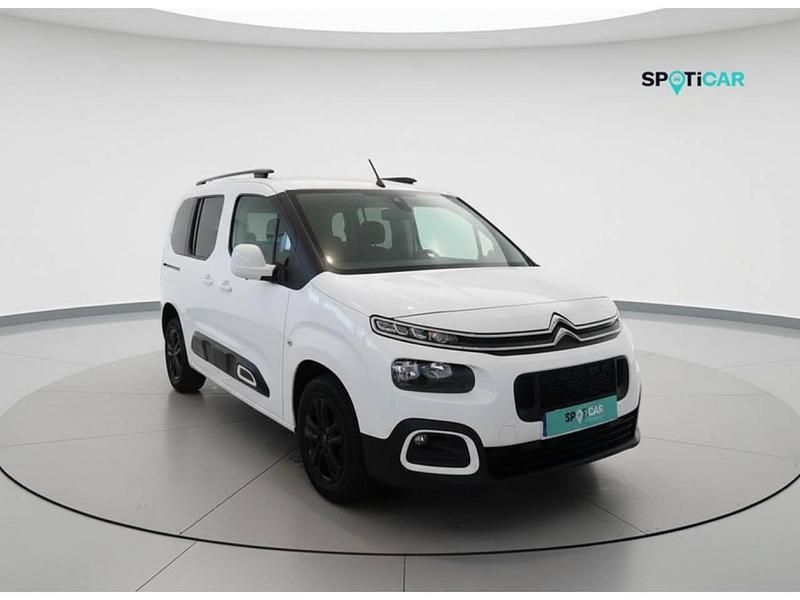 Usado Citroën Berlingo Feel 103 CV (75 kW) 2021 Blanco Monovolumen