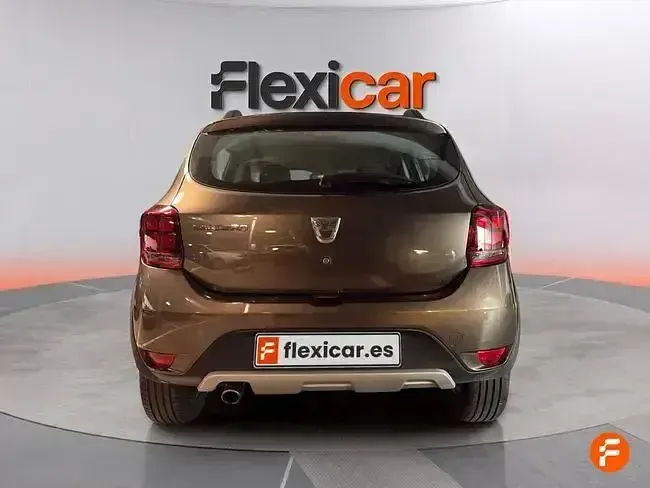 Usado Dacia Sandero Essentiel 100 CV (73 kW) 2020 Negro