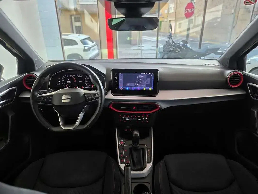 Usado Seat Arona FR 150 CV (110 kW) 2024 Gris SUV