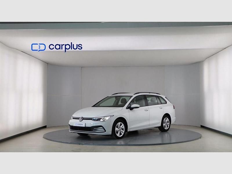 Usado VW Golf VIII 115 CV (84 kW) 2022 Blanco puro Familiar