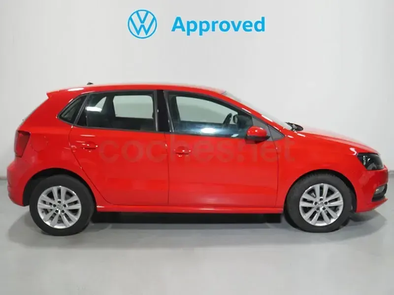 Usado VW Polo Edition 75 CV (55 kW) 2016 Rojo Berlina
