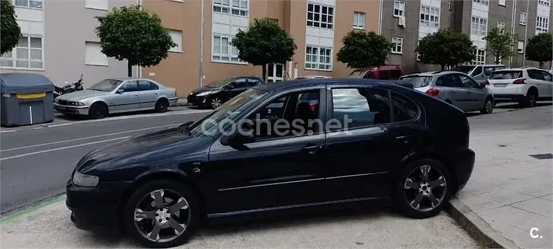 Usado Seat Leon FR 150 CV (110 kW) 2005 Negro Utilitario