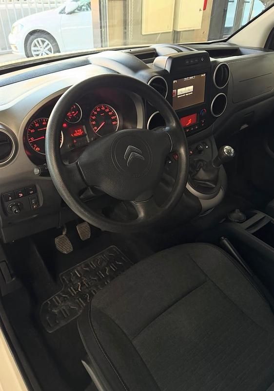 Usado Citroën Berlingo PureTech 110 CV (80 kW) 2017 Blanco Monovolumen