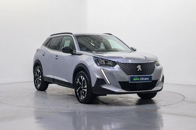 Usado Peugeot e-2008 Allure 100 kW (136 CV) 2023 Gris SUV