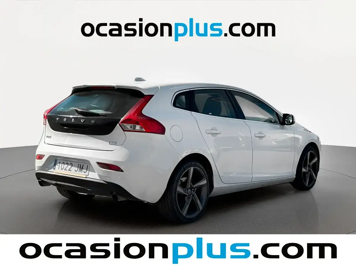 Usado Volvo V40 Momentum 150 CV (110 kW) 2016 Blanco