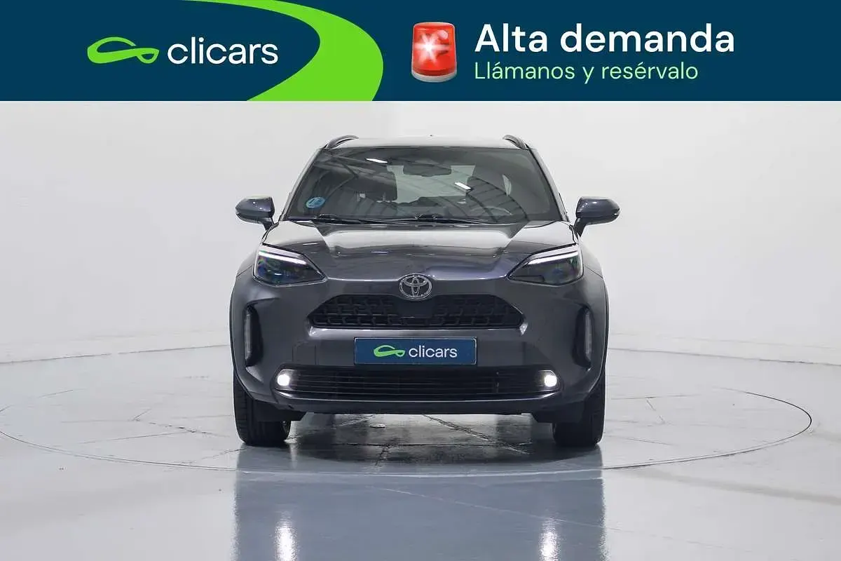 Usado Toyota Yaris Cross Active 92 CV (67 kW) 2024 Gris SUV