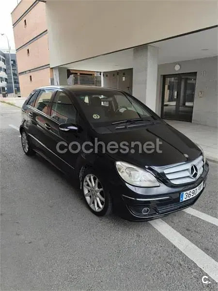 Usado Mercedes B180 109 CV (80 kW) 2007 Negro Monovolumen