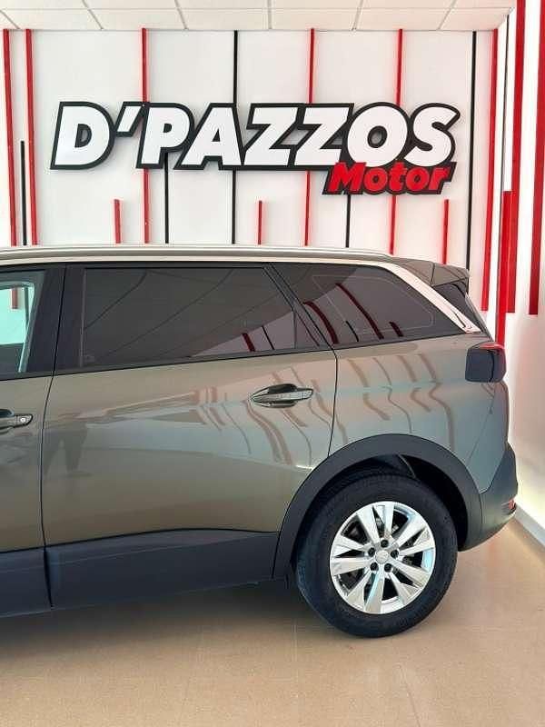 Usado Peugeot 5008 Active 131 CV (96 kW) 2019 Verde SUV