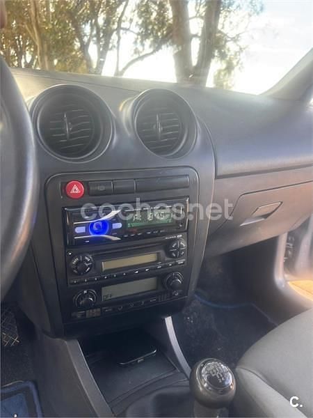 Usado Seat Ibiza 100 CV (73 kW) 2006 Beige Utilitario