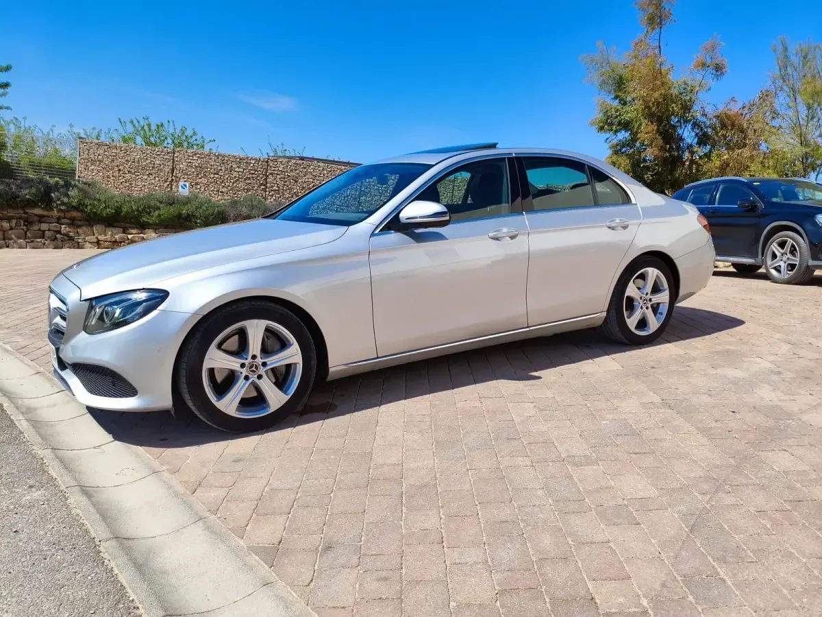 Usado Mercedes E350 258 CV (189 kW) 2017 Gris Berlina