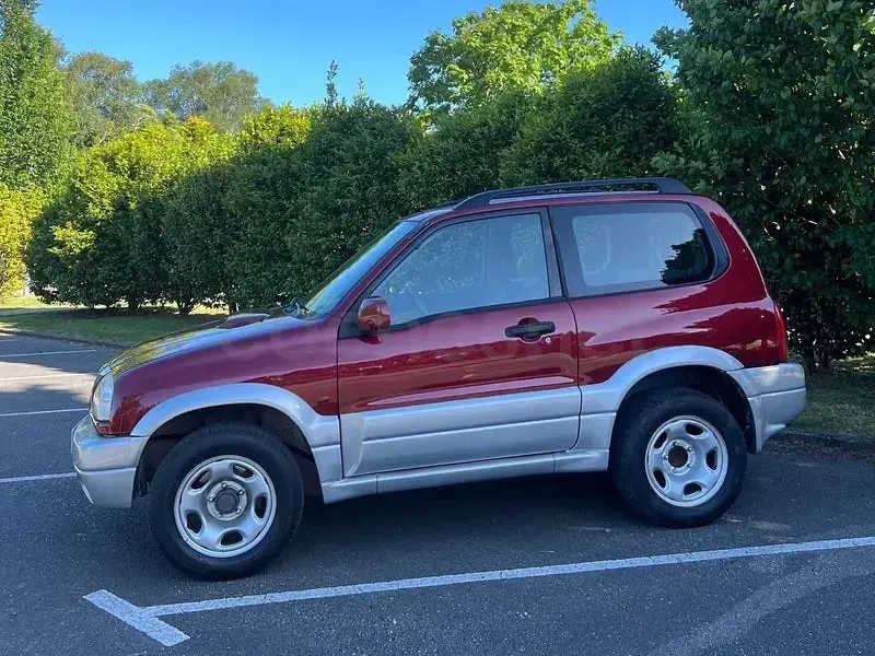 Usado Suzuki Grand Vitara 110 CV (80 kW) 2004 Granate SUV
