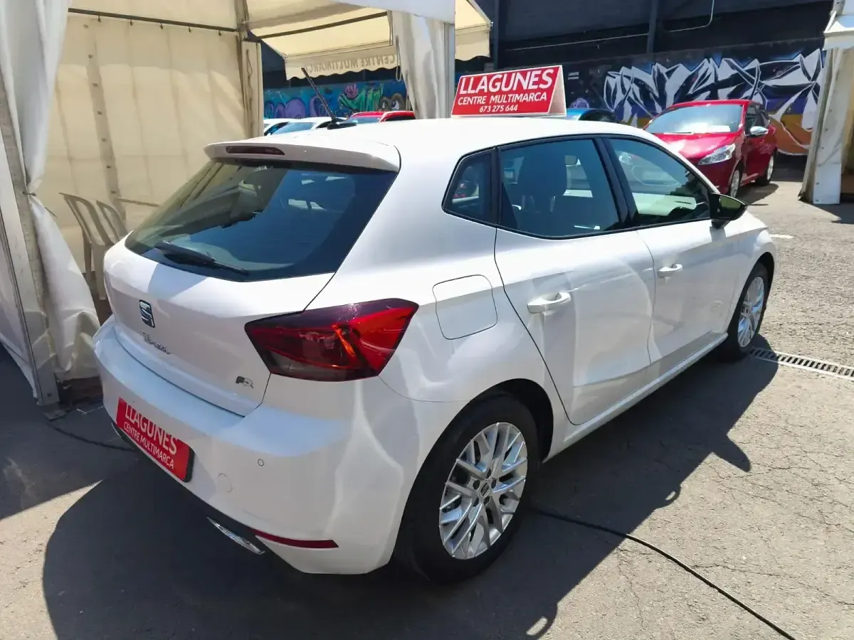 Usado Seat Ibiza FR 115 CV (84 kW) 2024 Blanco Utilitario