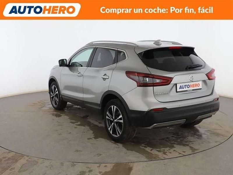 Usado Nissan Qashqai Acenta 140 CV (102 kW) 2021 Gris SUV