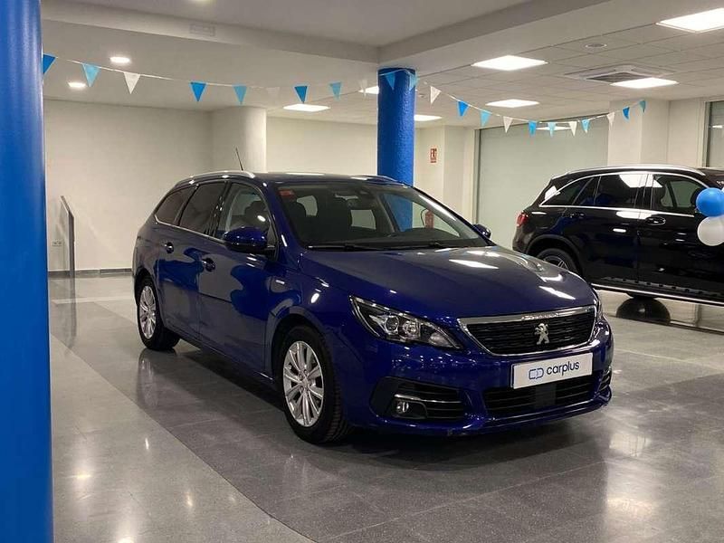 Usado Peugeot 308 SW Style 100 CV (73 kW) 2019 Azul Familiar