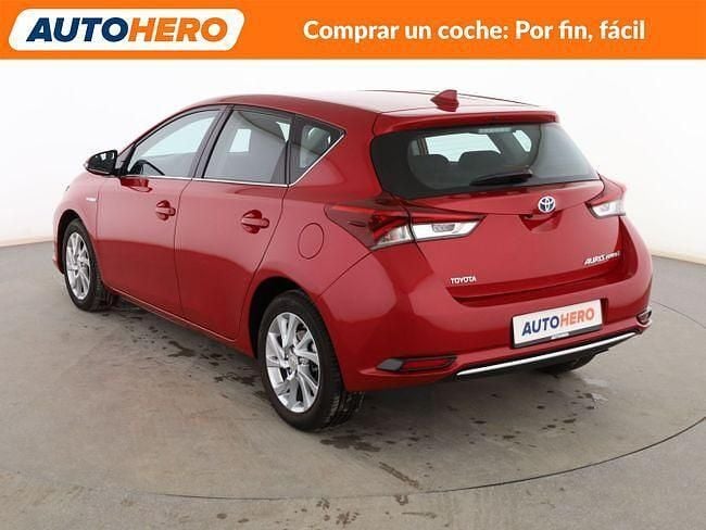 Usado Toyota Auris Hybrid Edition 136 CV (100 kW) 2015 Rojo Berlina