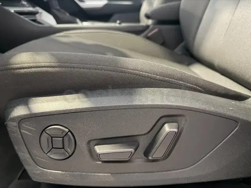 Usado Audi Q3 Ambiente 150 CV (110 kW) 2021 Azul SUV